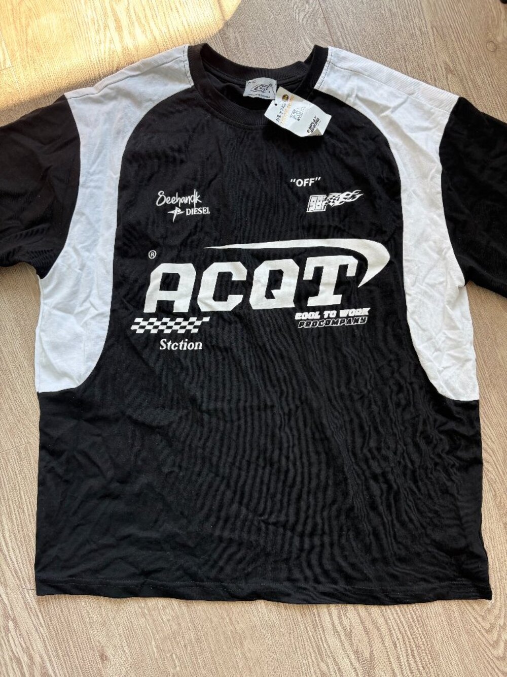 (BWT) GRAPHIC TEE